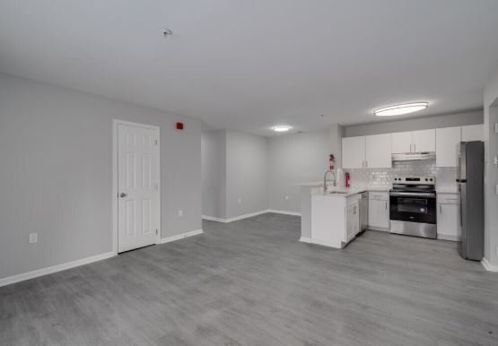Building Photo - 225 W 4th St