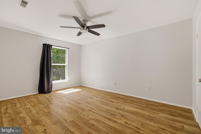 Building Photo - 18036 Rolling Way
