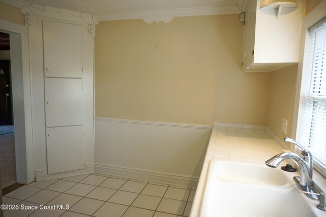 Building Photo - 2812 Shwonda Ave NE