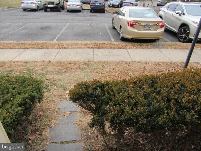 Building Photo - 11006 Koman Cir