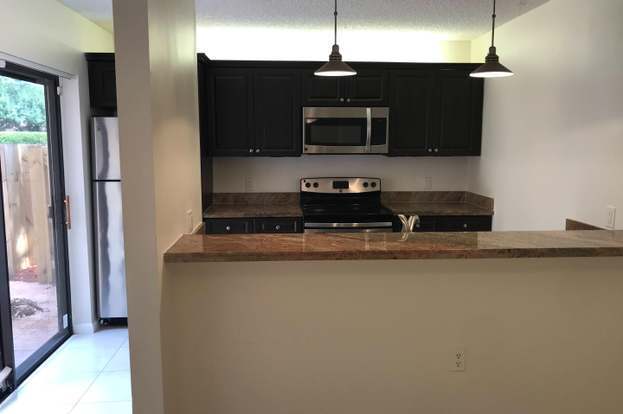 Building Photo - 233 Charter Way