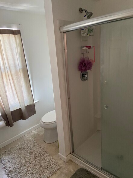 Building Photo - 35 S Chestnut St