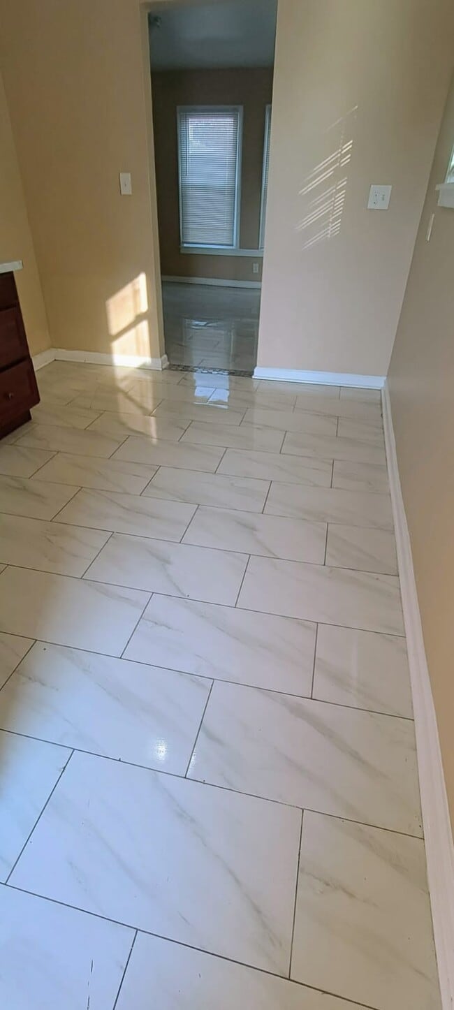 Building Photo - 8353 Alpine St