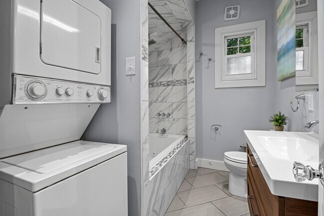 Building Photo - 938 Avenue C