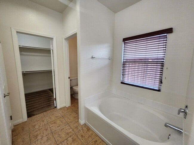 Building Photo - Coming Soon! Must See!!!! Spacious 4 Bedroom 3 Bath In Desert Knoll Community!!!