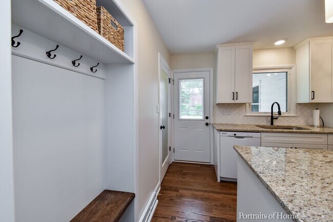 Building Photo - 311 Longview Dr