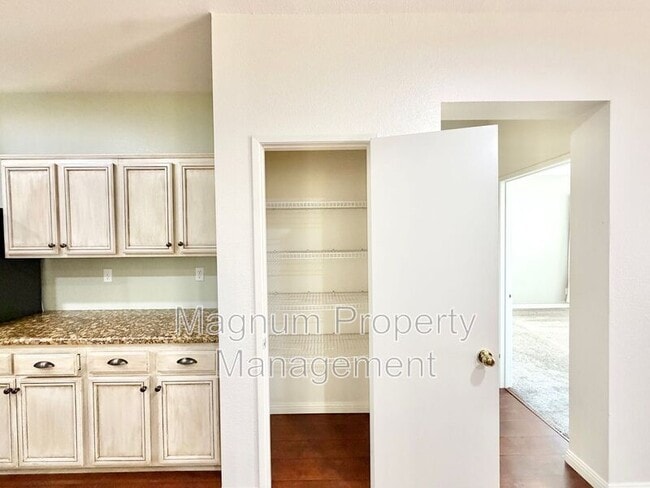 Building Photo - 33205 Gypsum St