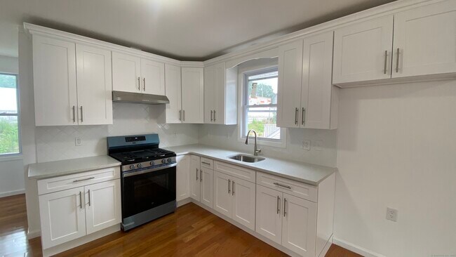 Building Photo - 48 Britton Ave