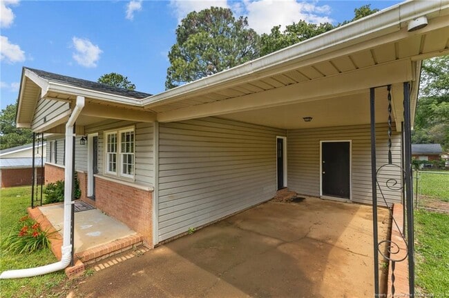 Building Photo - 7606 Sable Dr