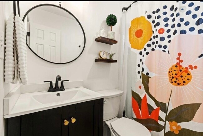 Building Photo - 171 Brooks St