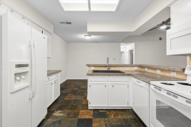 Building Photo - 361 Fantail Loop