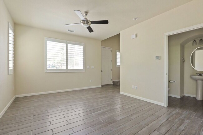Building Photo - 8085 E 21st Ave