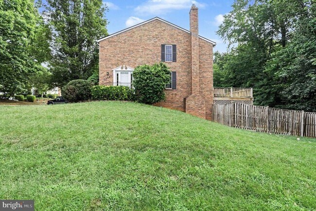 Building Photo - 15097 Mill Spring Dr