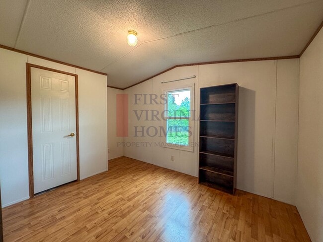 Building Photo - 3Bed/2Bath Single Wide Home