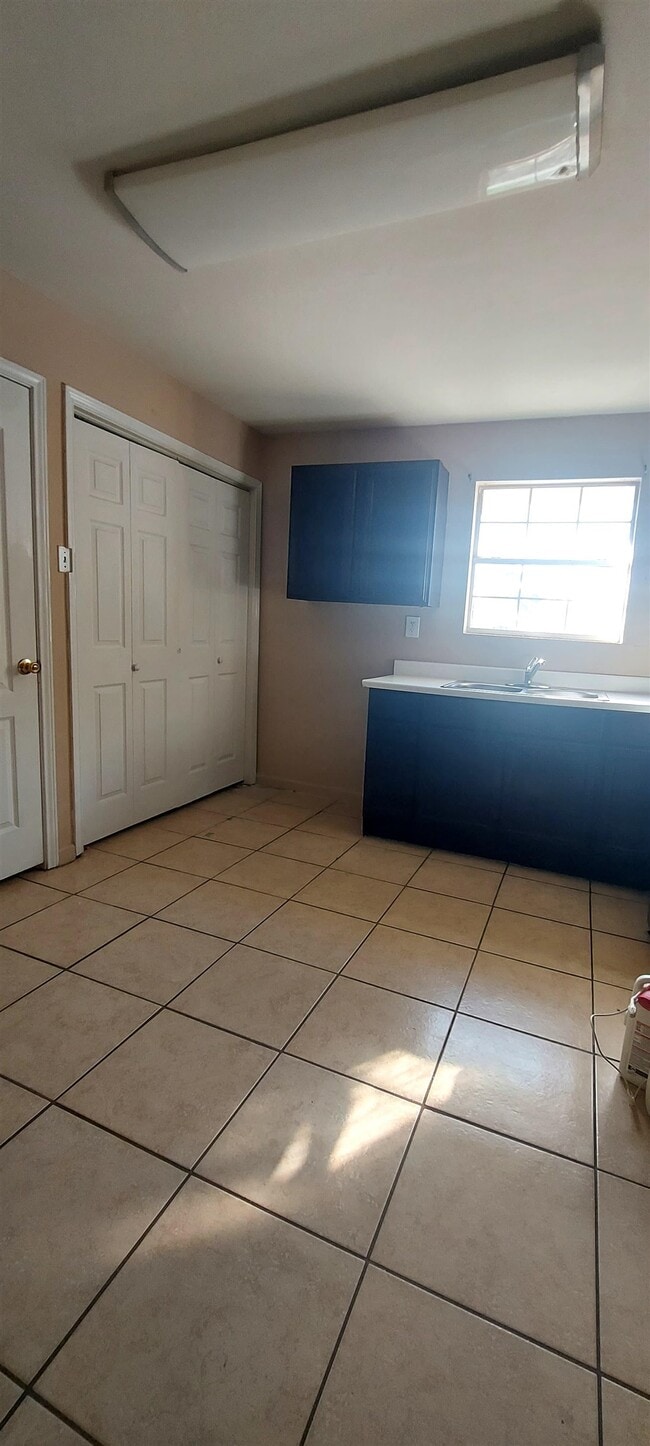 Building Photo - 207 Arco Iris Road