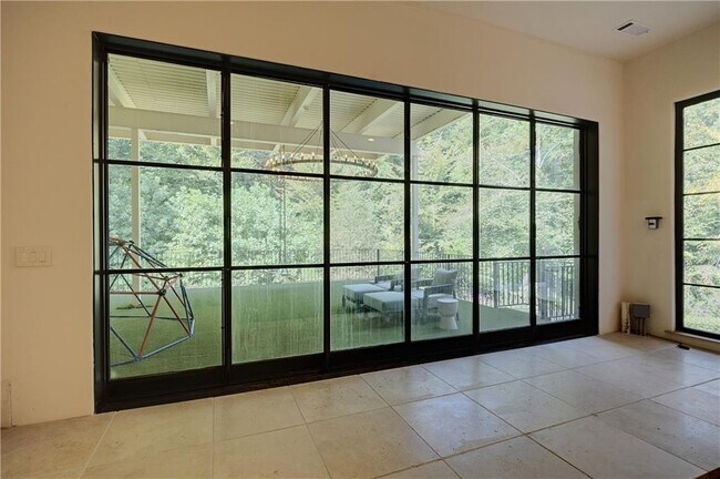 Building Photo - 3570 Knollwood Dr NW