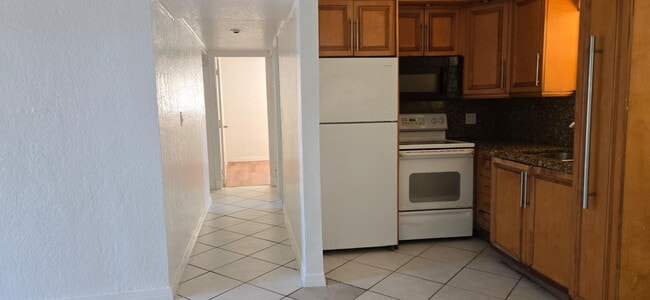 Building Photo - 112 Newton Rd