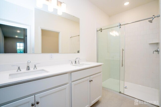 Building Photo - 3403 Jordan Dr