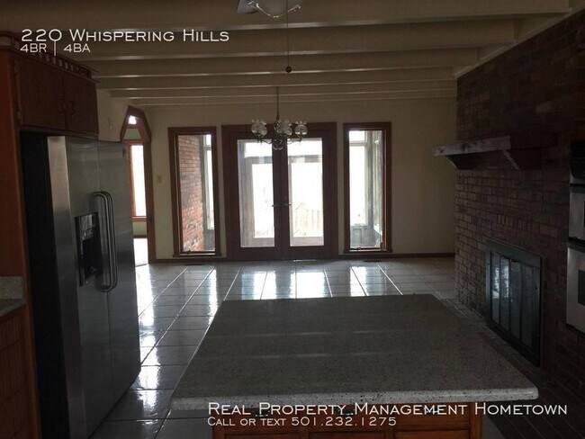 Building Photo - 220 Whispering Hill St