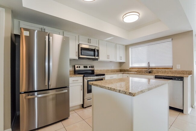 Building Photo - 3531 Norwich Ct