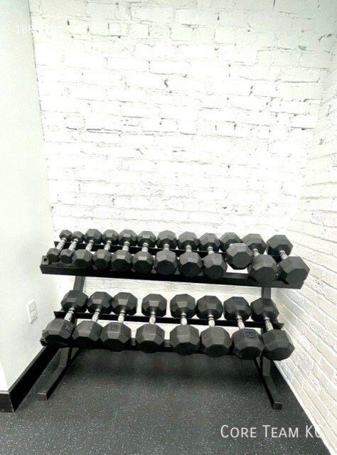 Building Photo - 204 Walnut St