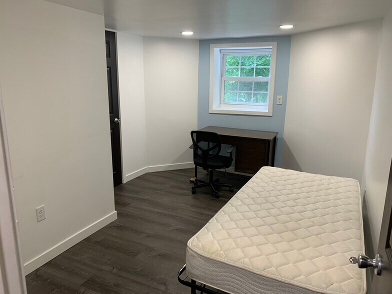 Building Photo - 2152 12th St