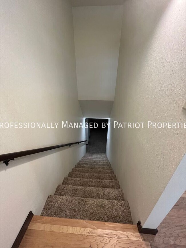 Building Photo - 245 Alyssa St