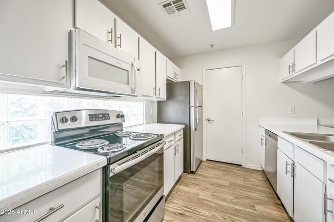 Building Photo - 3065 N 67th Ave