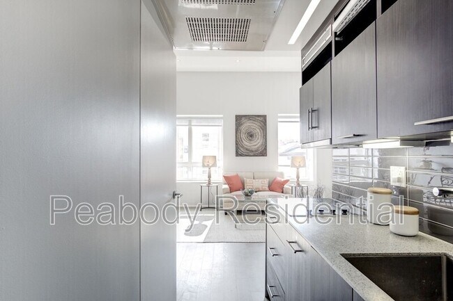 Building Photo - 2422 17th St NW