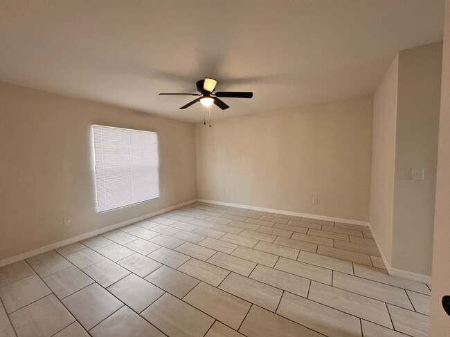 Building Photo - 314 NW 7th Pl