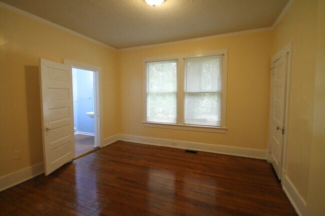 Building Photo - 338 Ebenezer Ave