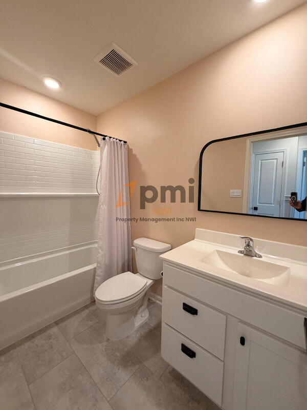 Building Photo - 8726 Orchid Dr