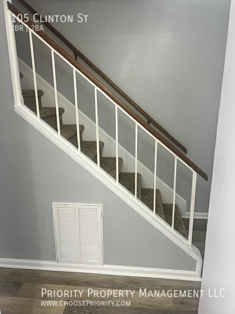 Building Photo - 105 Clinton St