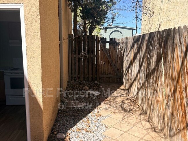 Building Photo - 10912 Towner Ave NE