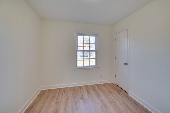 Building Photo - 534 Wanda Dr