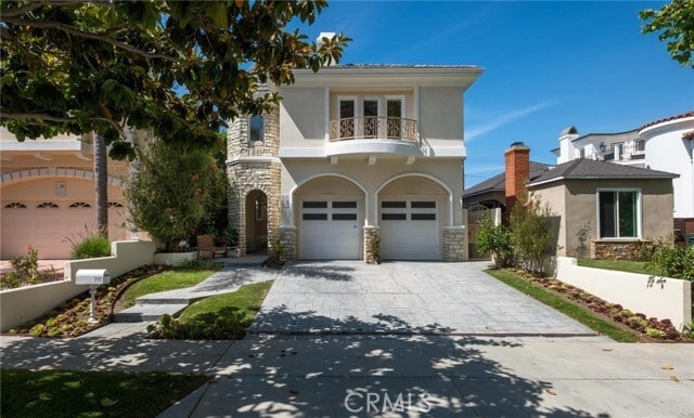 Building Photo - 717 Avenue A