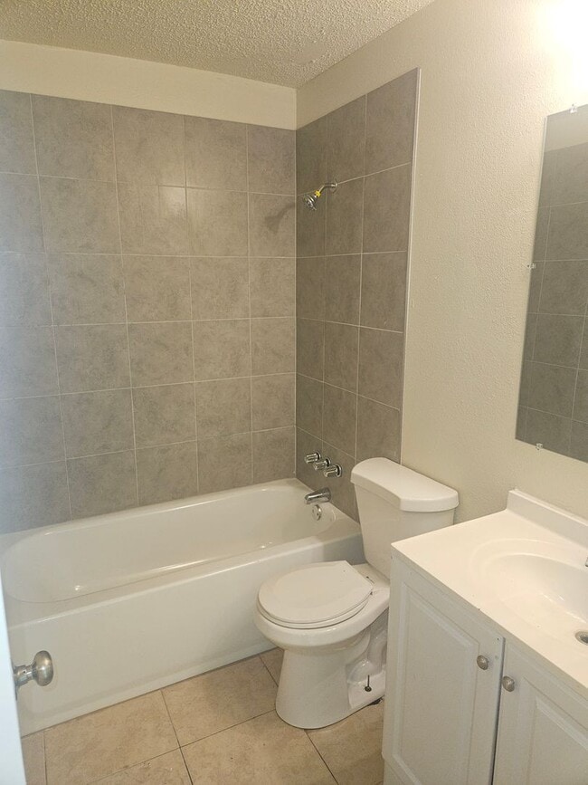 Building Photo - 3/2 DUPLEX