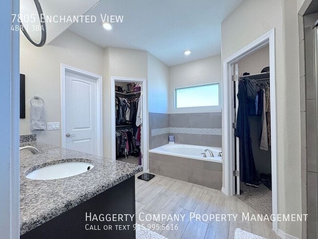 Building Photo - 7805 Enchanted View Dr
