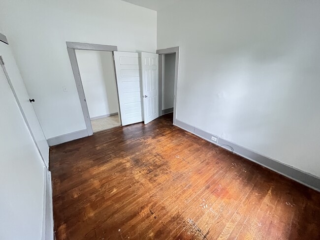 Building Photo - 4103 Ridgewood Ave