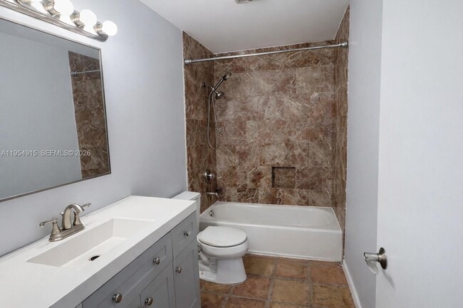 Building Photo - 980 NW N River Dr