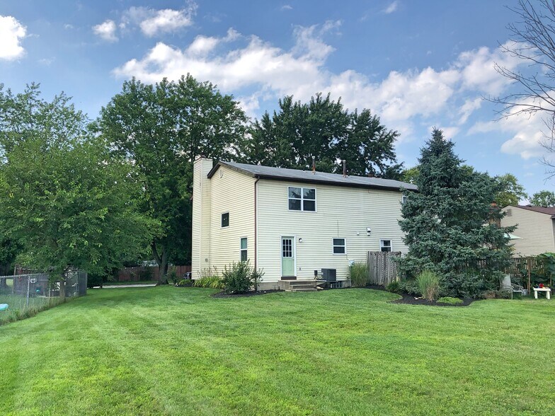 Building Photo - 1795 Laramie Drive