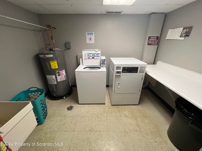 Building Photo - 220 Linden St