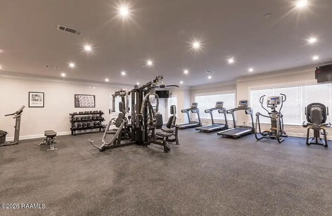 Building Photo - 1521 Camellia Blvd