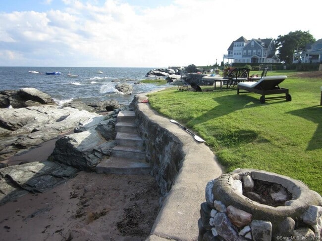 Building Photo - 181 Kings Hwy