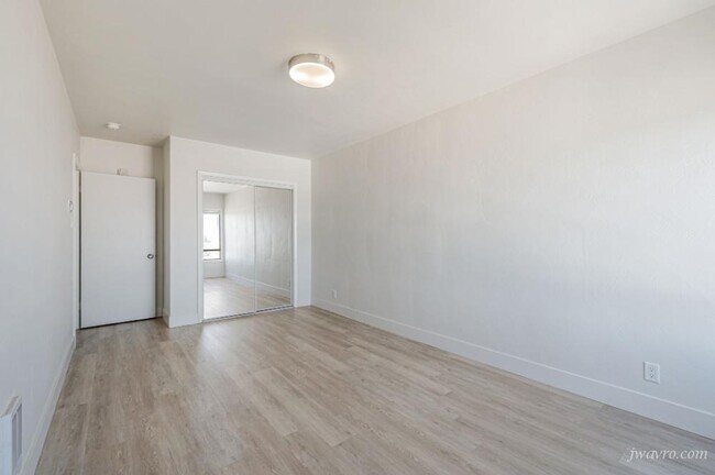 Building Photo - 70 Terra Vista Ave
