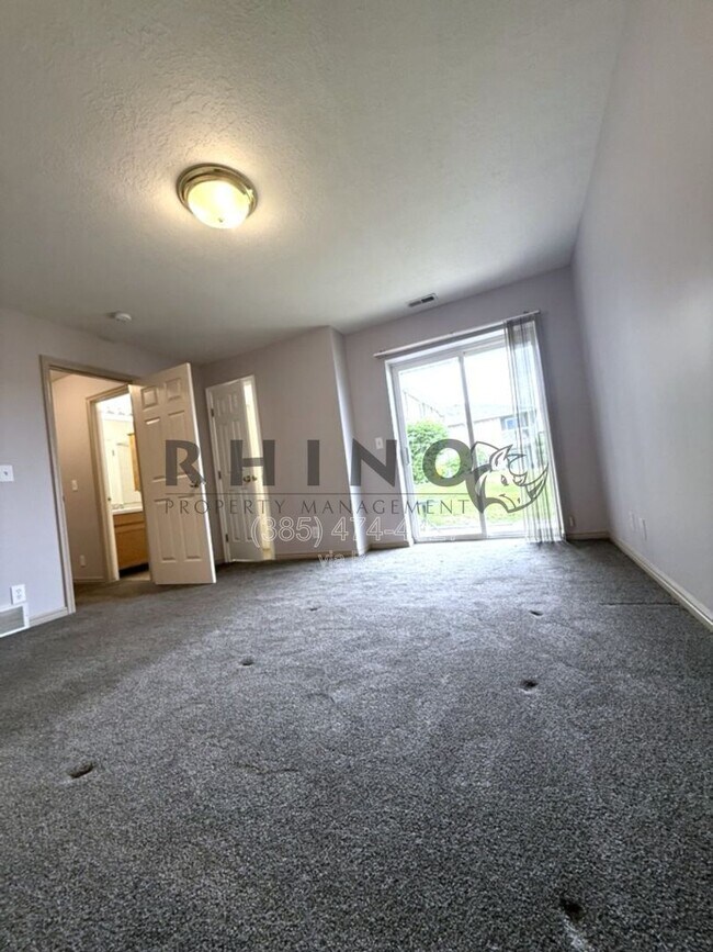 Building Photo - 370 W 4900 S