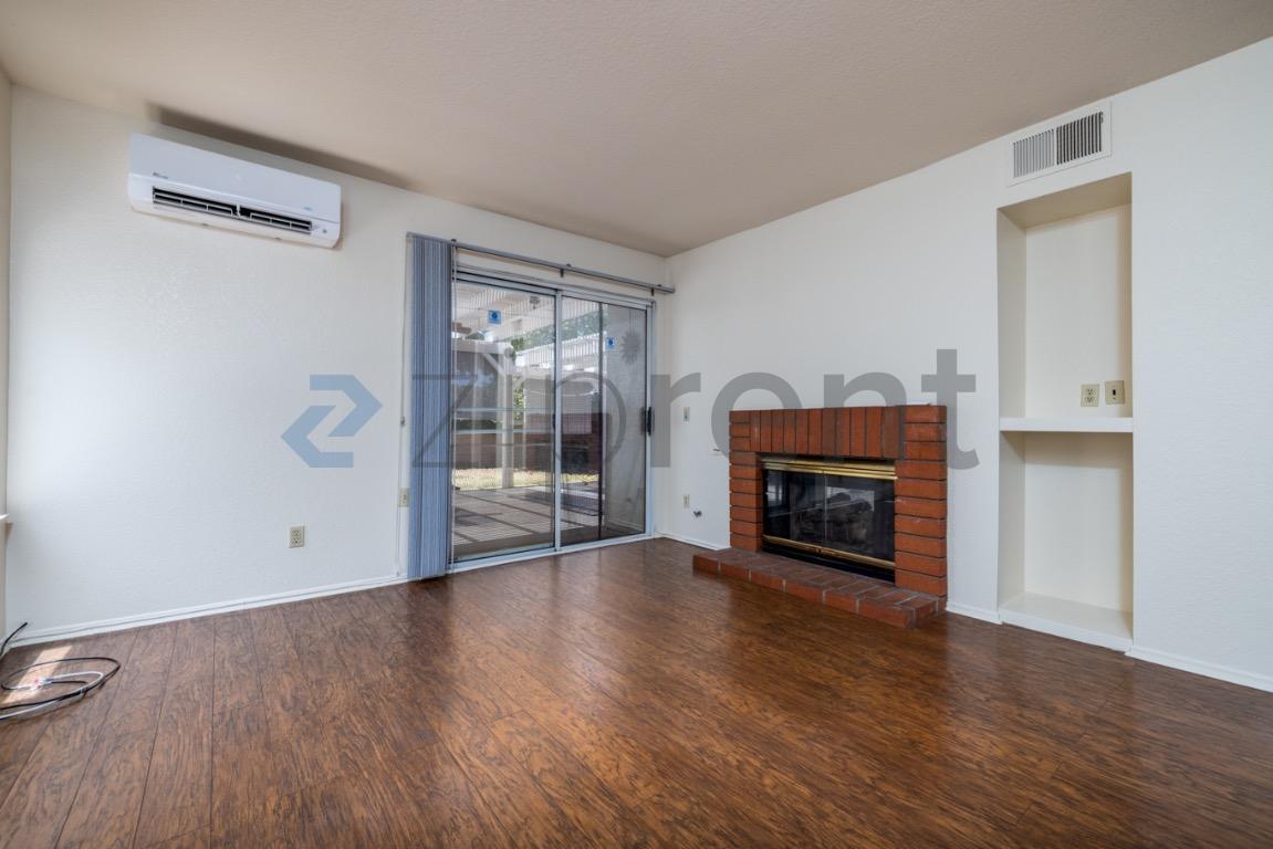 Building Photo - Unit
