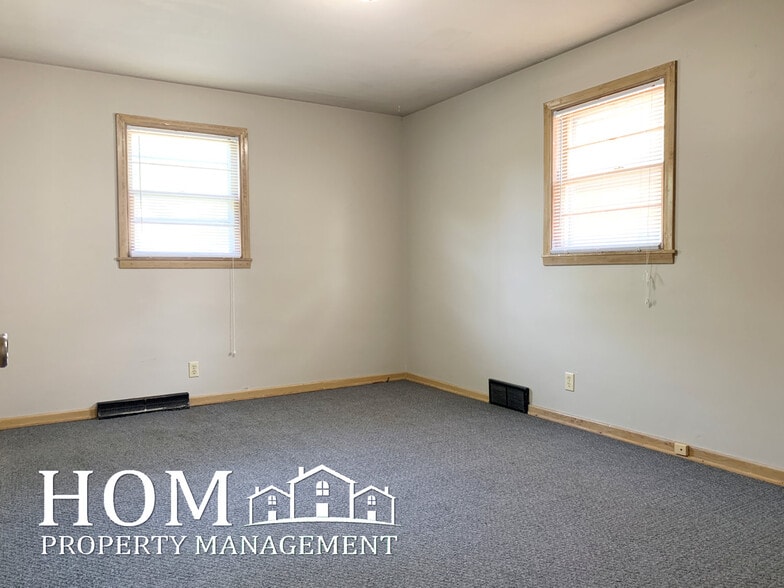 Building Photo - 108 Malin St