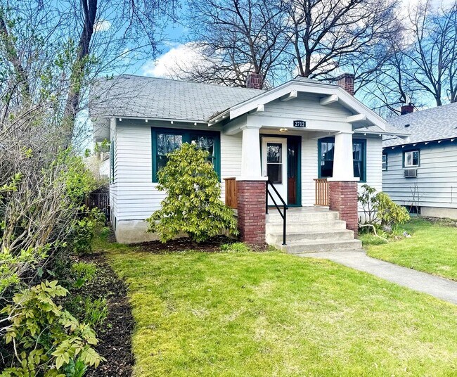 Building Photo - Charming Freshly Remodeled Home Steps from Kendall Yards & Centennial Trail
