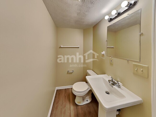 Building Photo - 545 Weeping Willow Ln